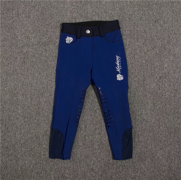 儿童针织马裤，硅胶防滑，针织面料比较柔软，小朋友皮肤比较嫩，保护性会更好，尺寸是100-170，尺码齐全。    图片来源：玛尚马具