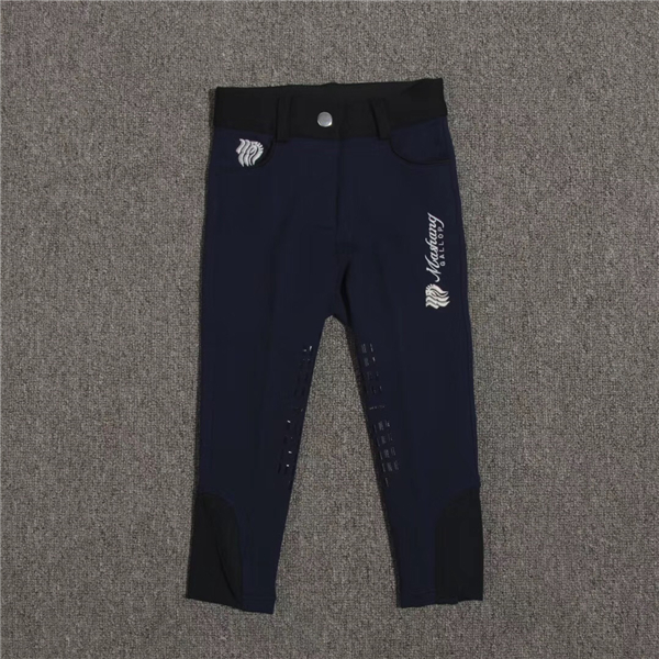 儿童针织马裤，硅胶防滑，针织面料比较柔软，小朋友皮肤比较嫩，保护性会更好，尺寸是100-170，尺码齐全。    图片来源：玛尚马具