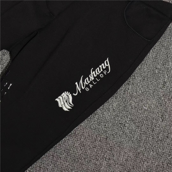 儿童针织马裤，硅胶防滑，针织面料比较柔软，小朋友皮肤比较嫩，保护性会更好，尺寸是100-170，尺码齐全。    图片来源：玛尚马具