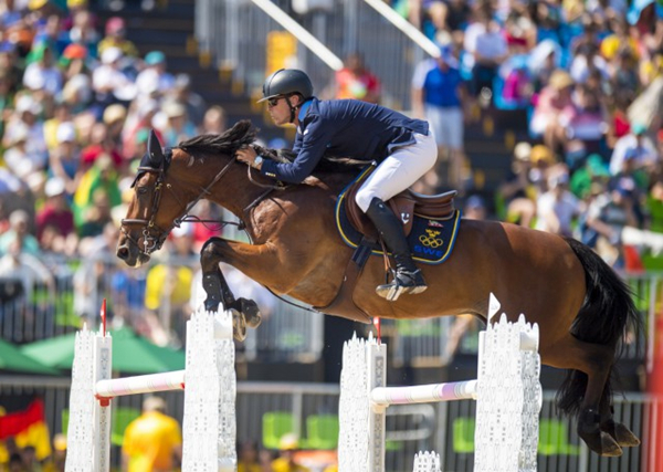 Peder-Fredricson-SWE-and-All-In-Silver-medalists-Rio-2016-1280x913-640x456.jpg